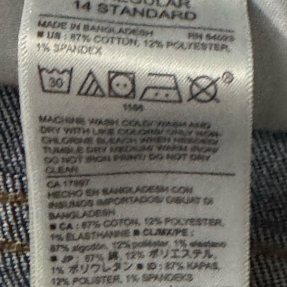 ☀️Old Navy Blue Jean Shorts with Cuffed Hem and Light Stitching🌴 - Picture 5 of 6